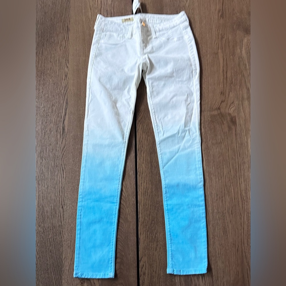 NWT. Skinny Jeans Blue to White Gradient SMALL (2-4)